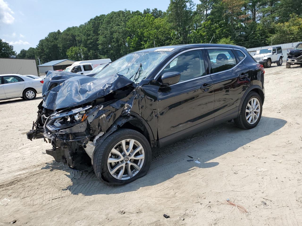 2021 Nissan Rogue sport s S