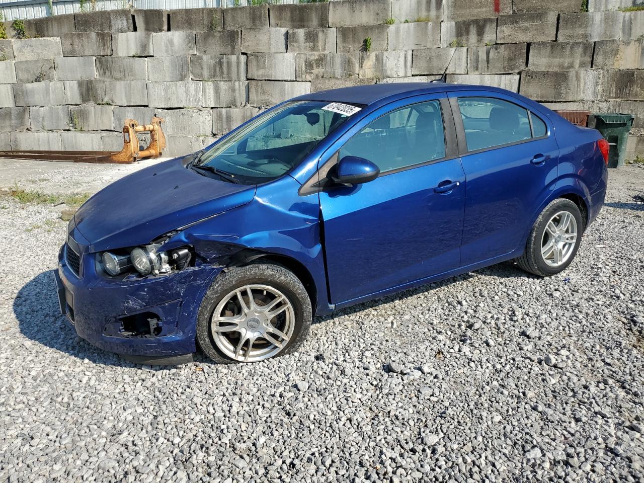 2013 Chevrolet Sonic ls LS