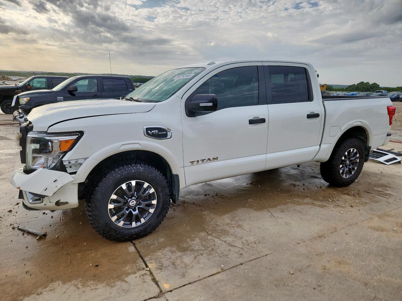 2017 Nissan Titan sv SV
