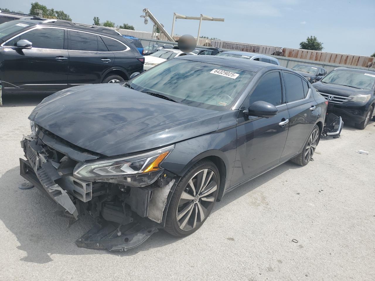 Nissan Altima platinum