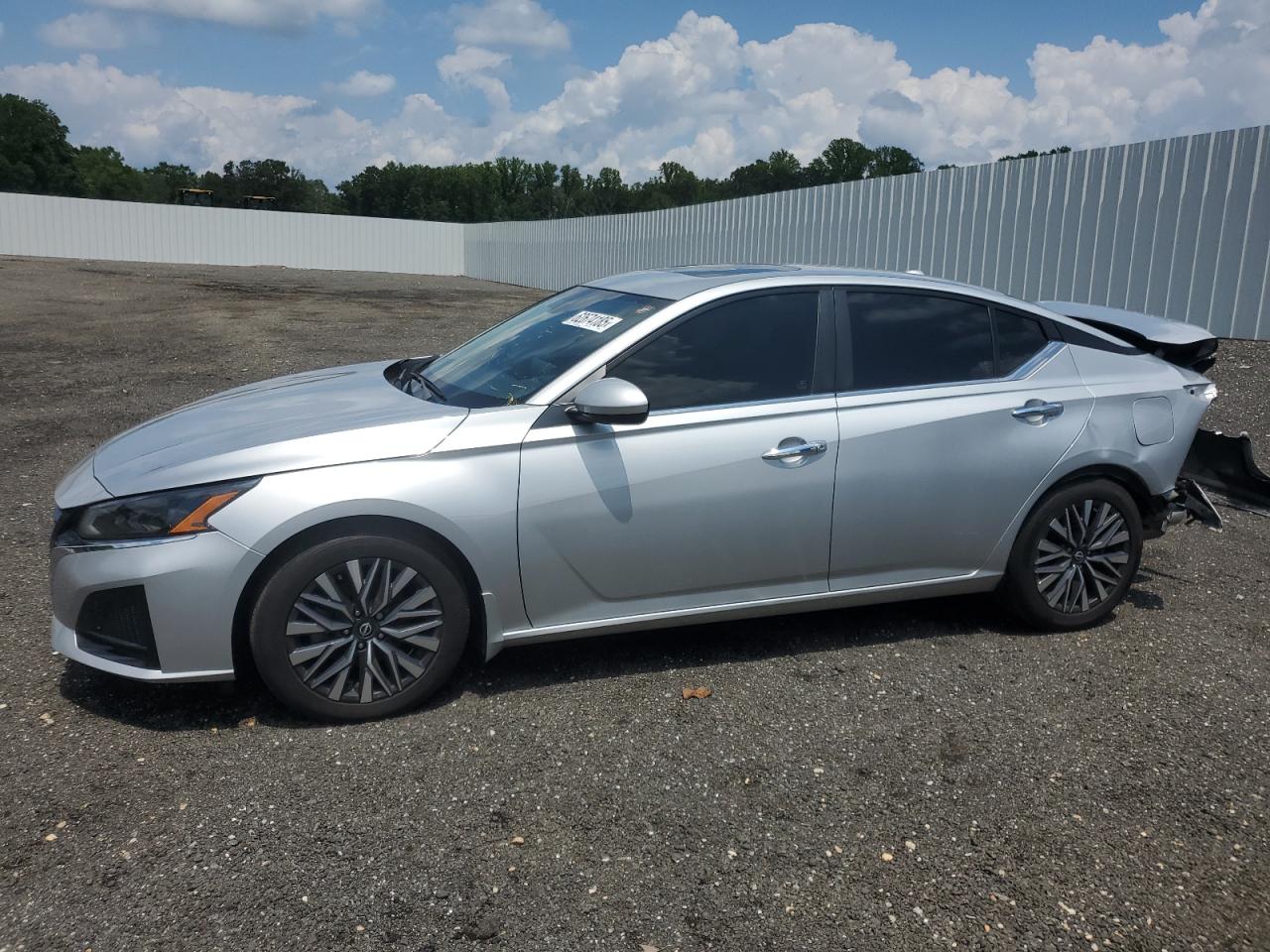 2023 Nissan Altima sv SV