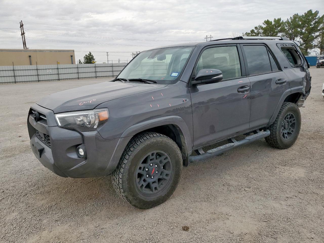 2023 Toyota 4runner se