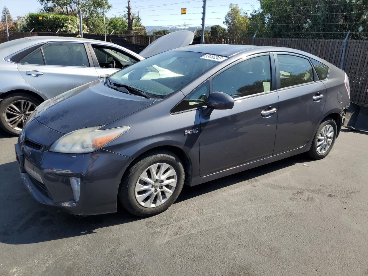 2013 Toyota Prius plug