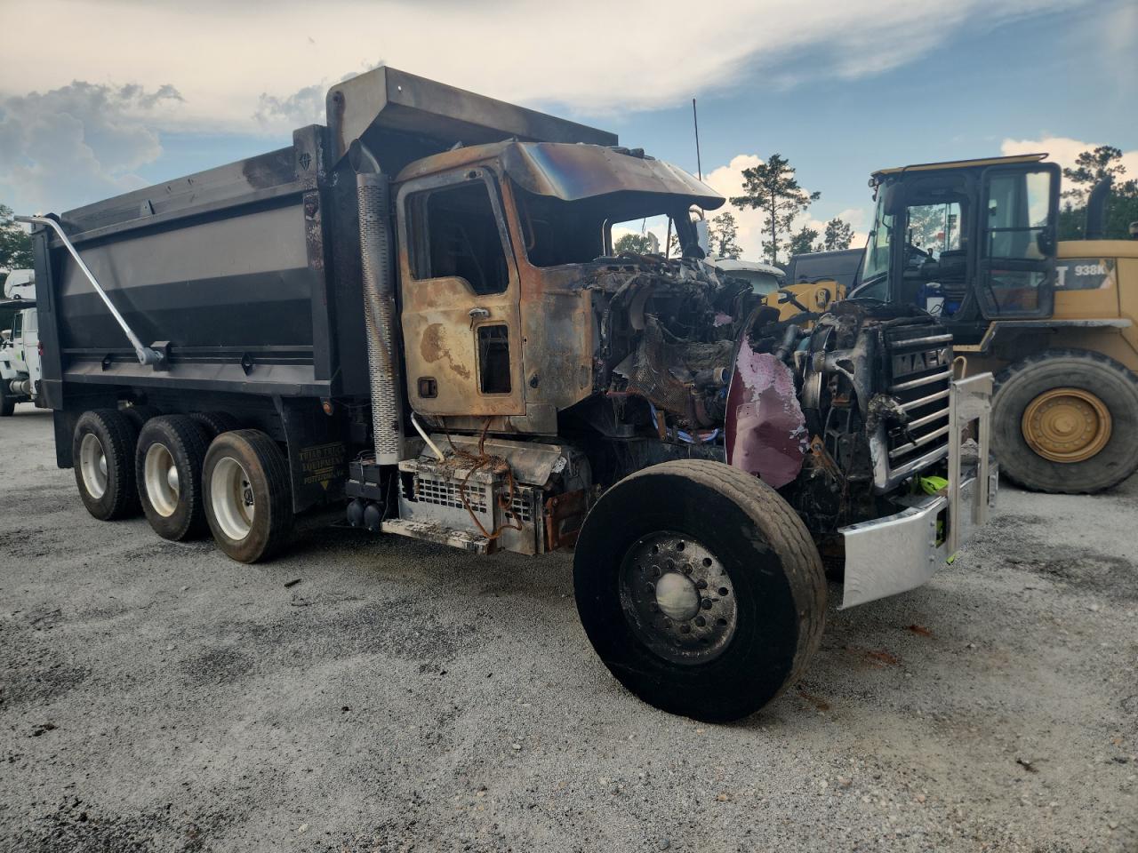 2020 Mack Granite