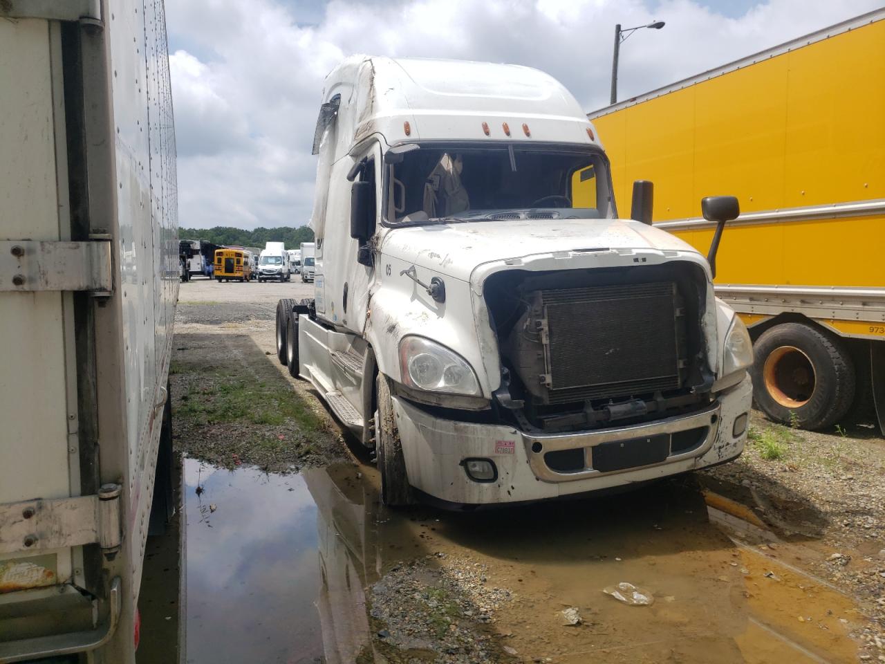 2015 Freightliner Cascadia 1