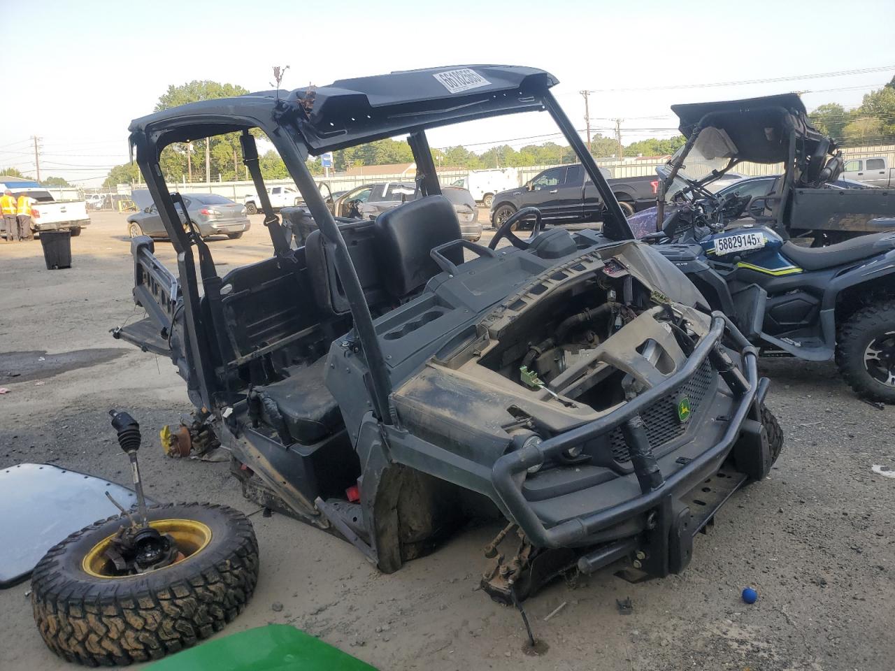 John deere Xuv825m
