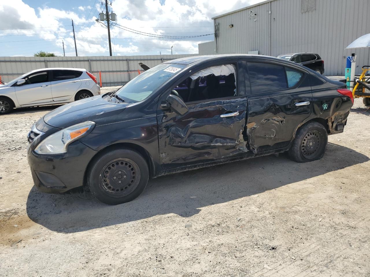 2016 Nissan Versa s S
