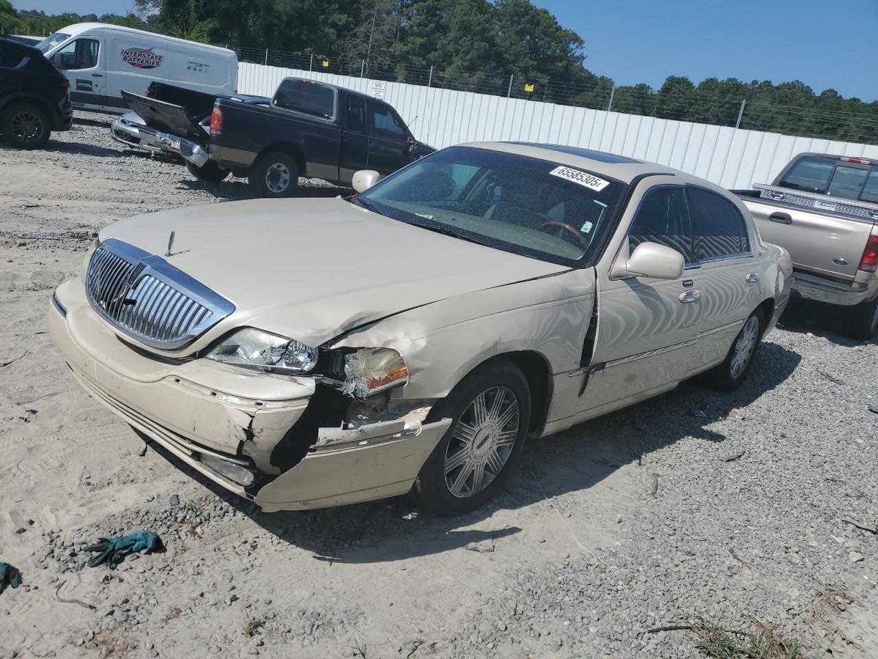 2003 Lincoln Town Car