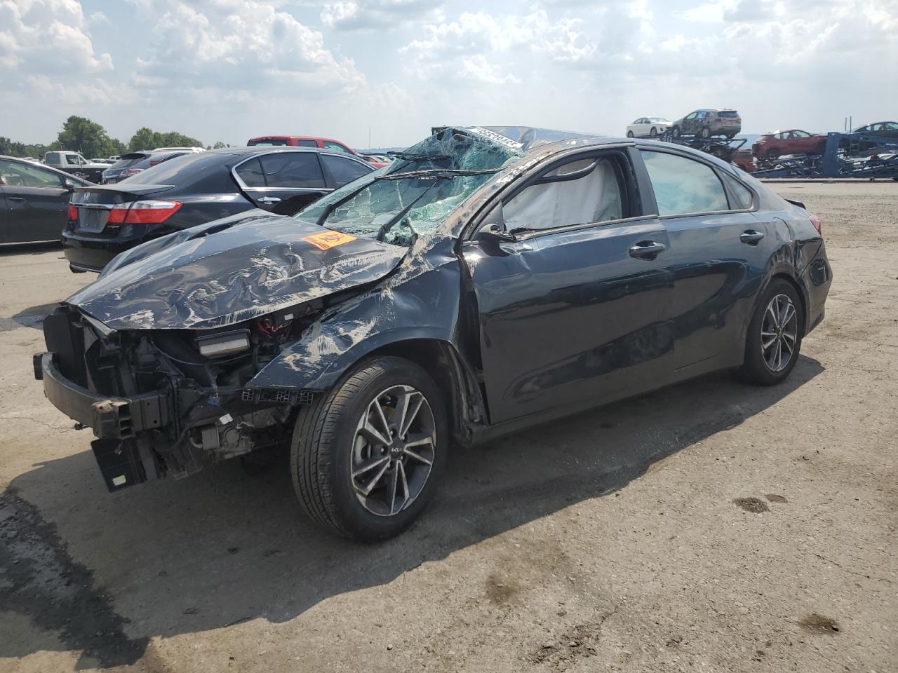 2022 Kia Forte fe FE
