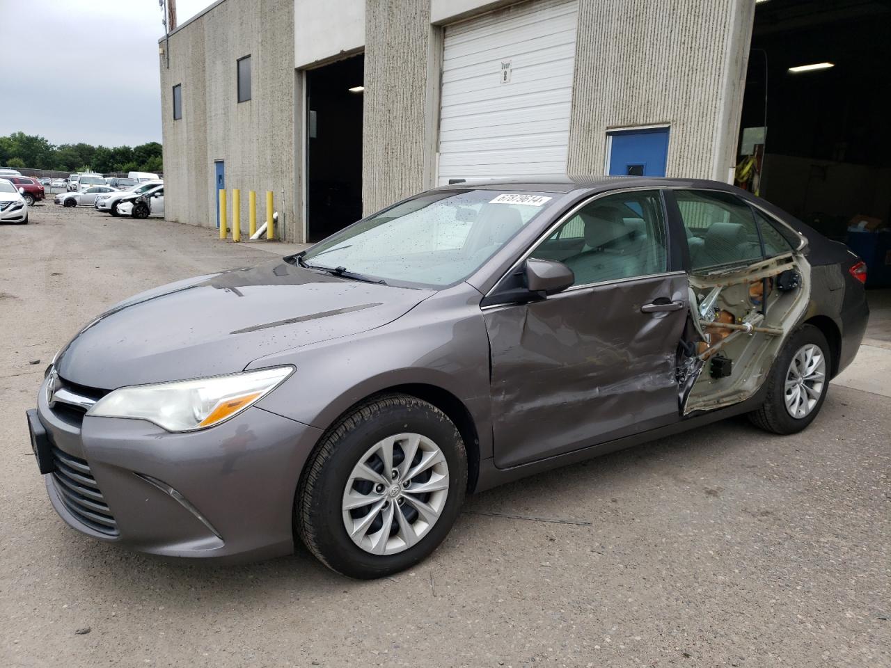 2016 Toyota Camry le LE
