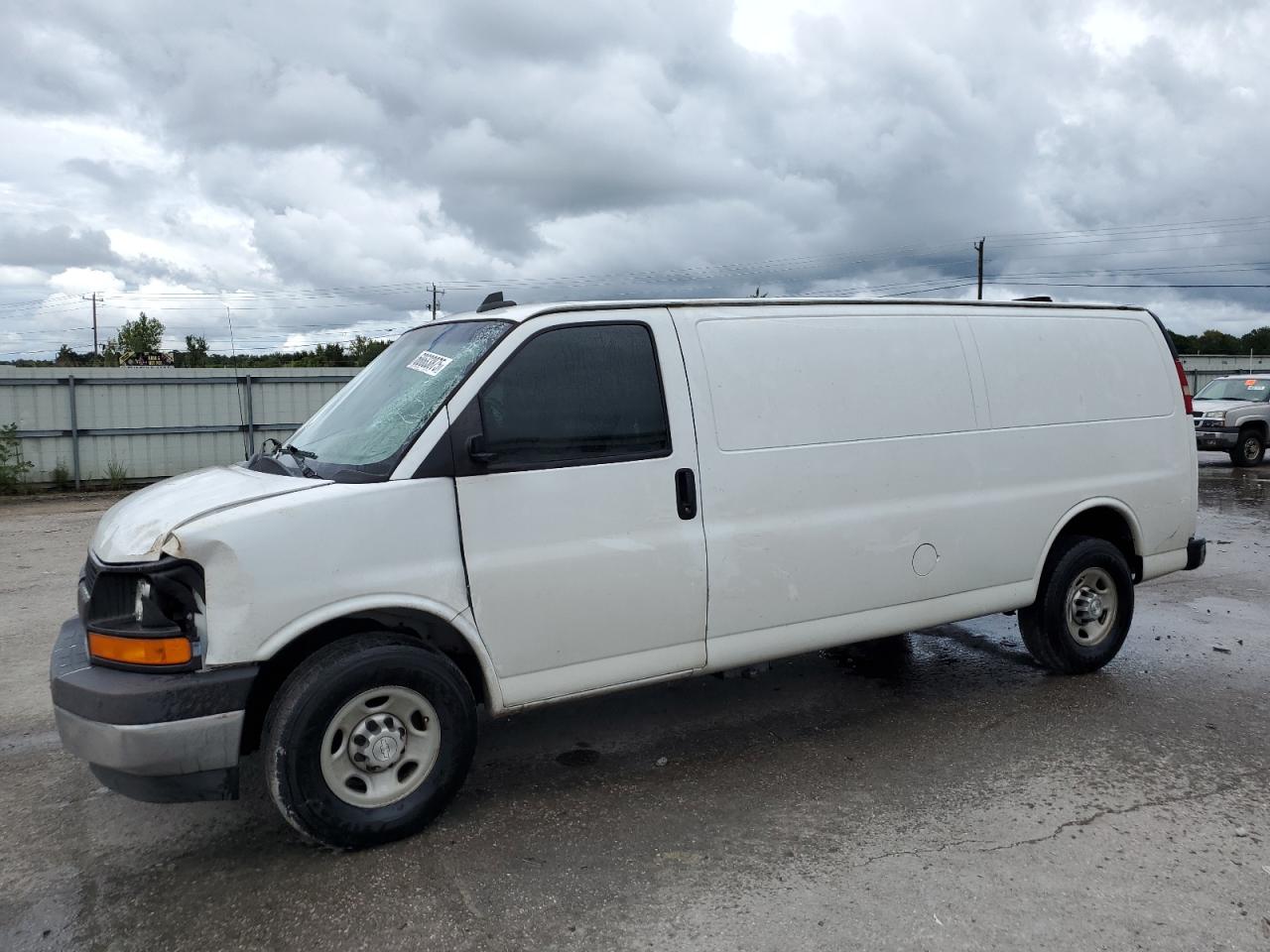 2017 Chev Express cargo 2500 1