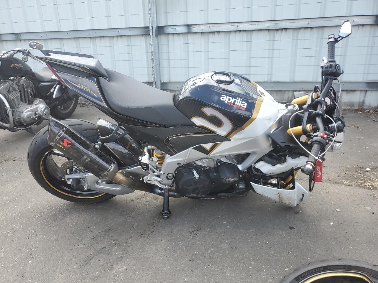 Aprilia Tuono v4 f