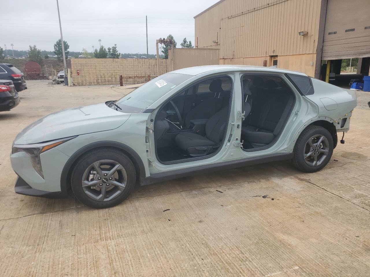 2025 Kia K4 lx LX