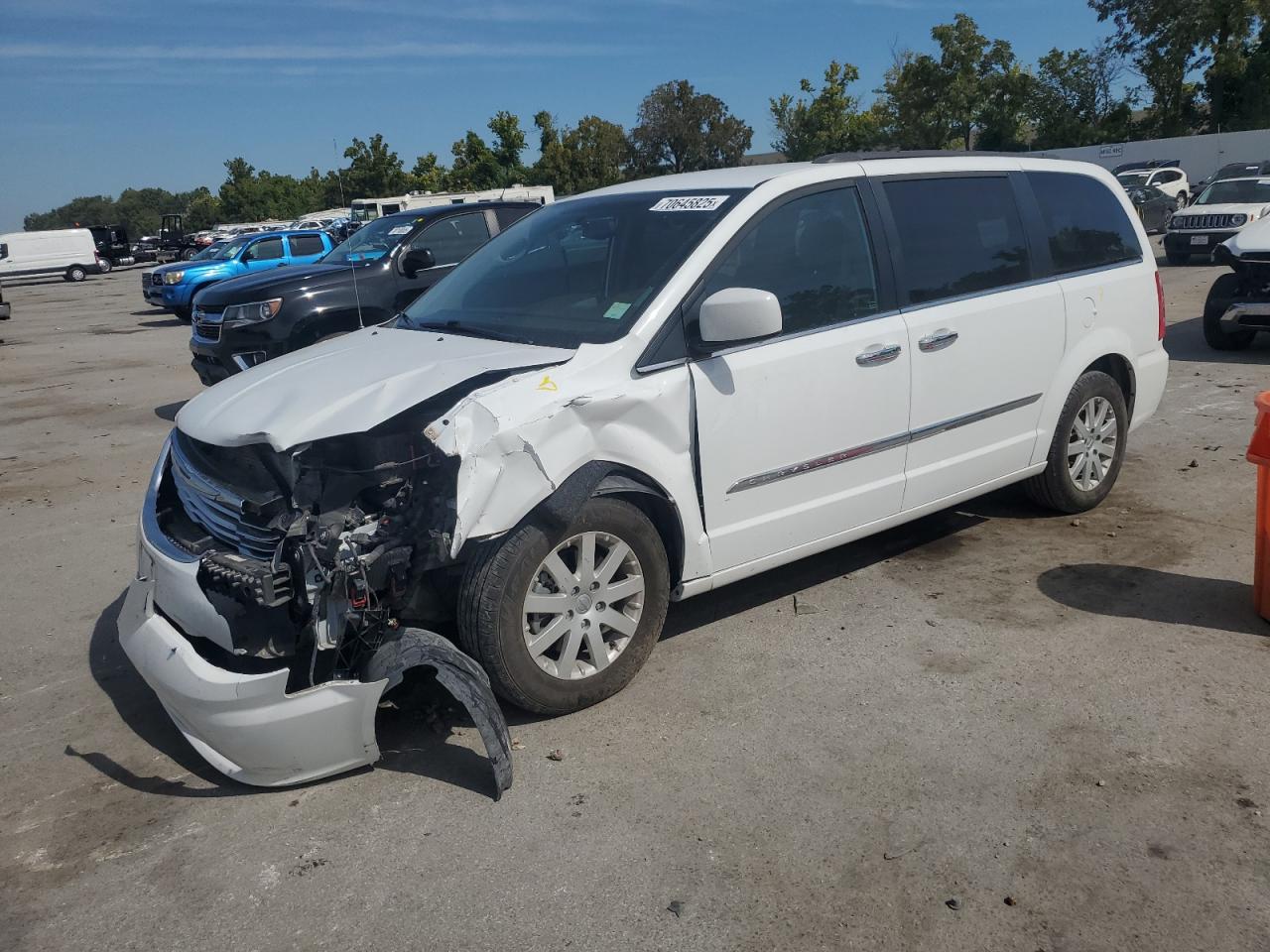 2016 Chrysler Town & country touring TOURING