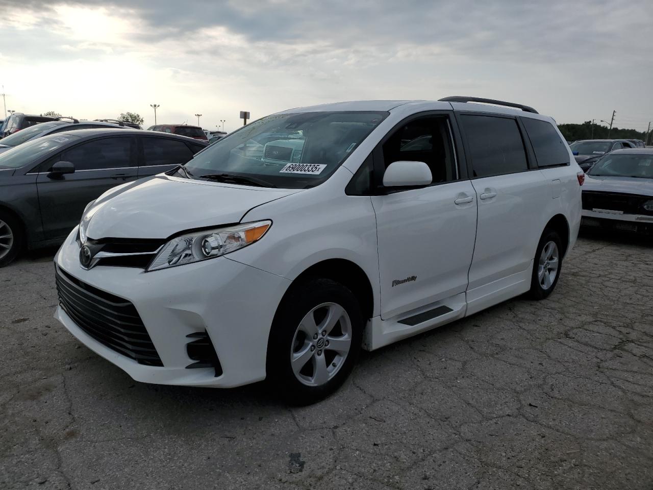 2019 Toyota Sienna le LE