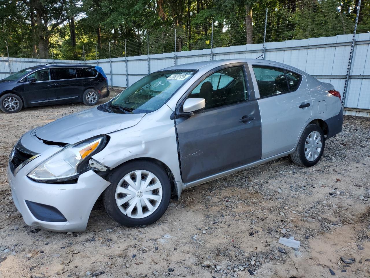 2016 Nissan Versa s S