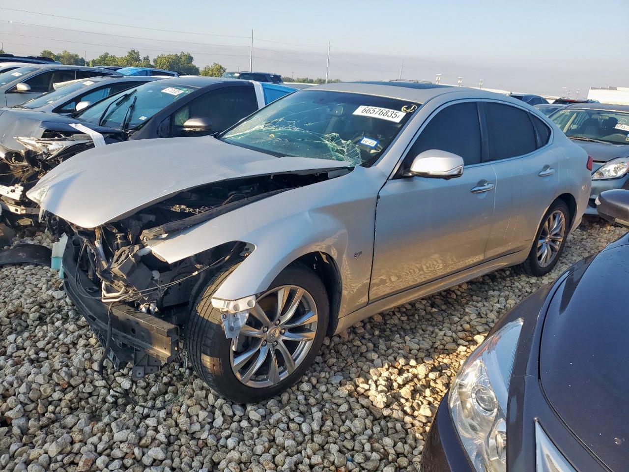 2016 Infiniti Q70
