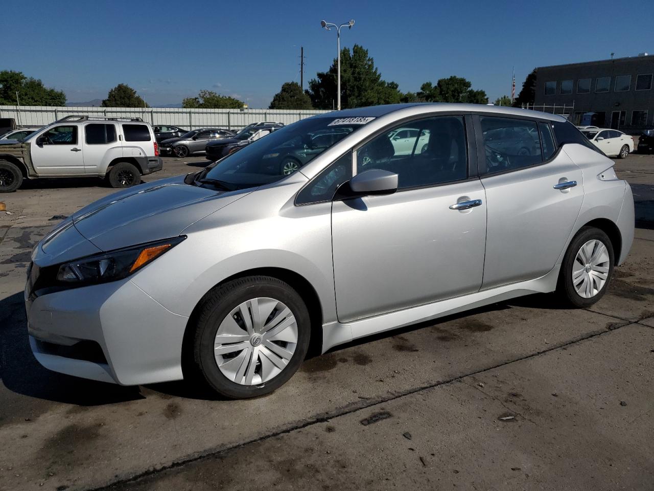 2025 Nissan Leaf s S