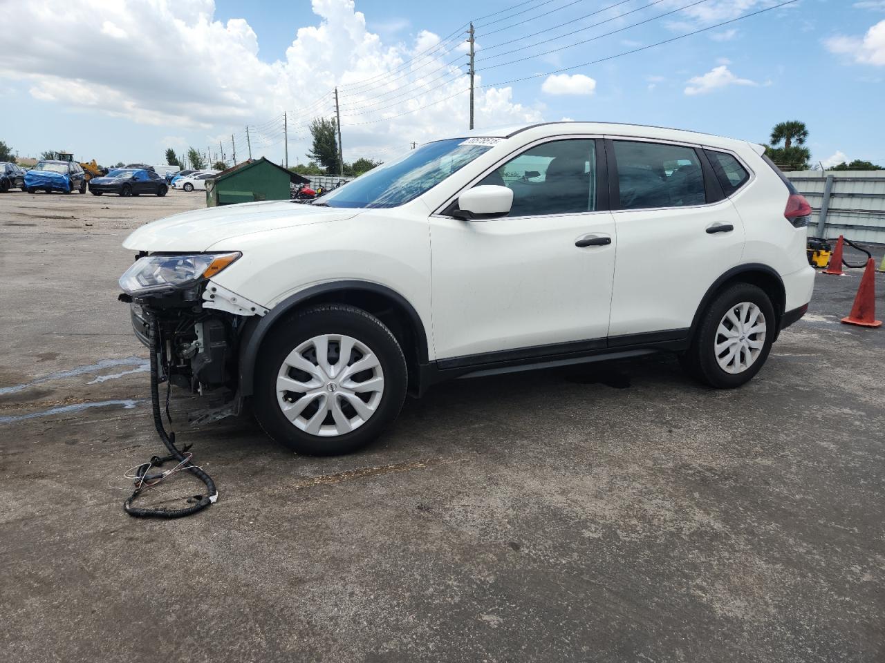 2018 Nissan Rogue s S