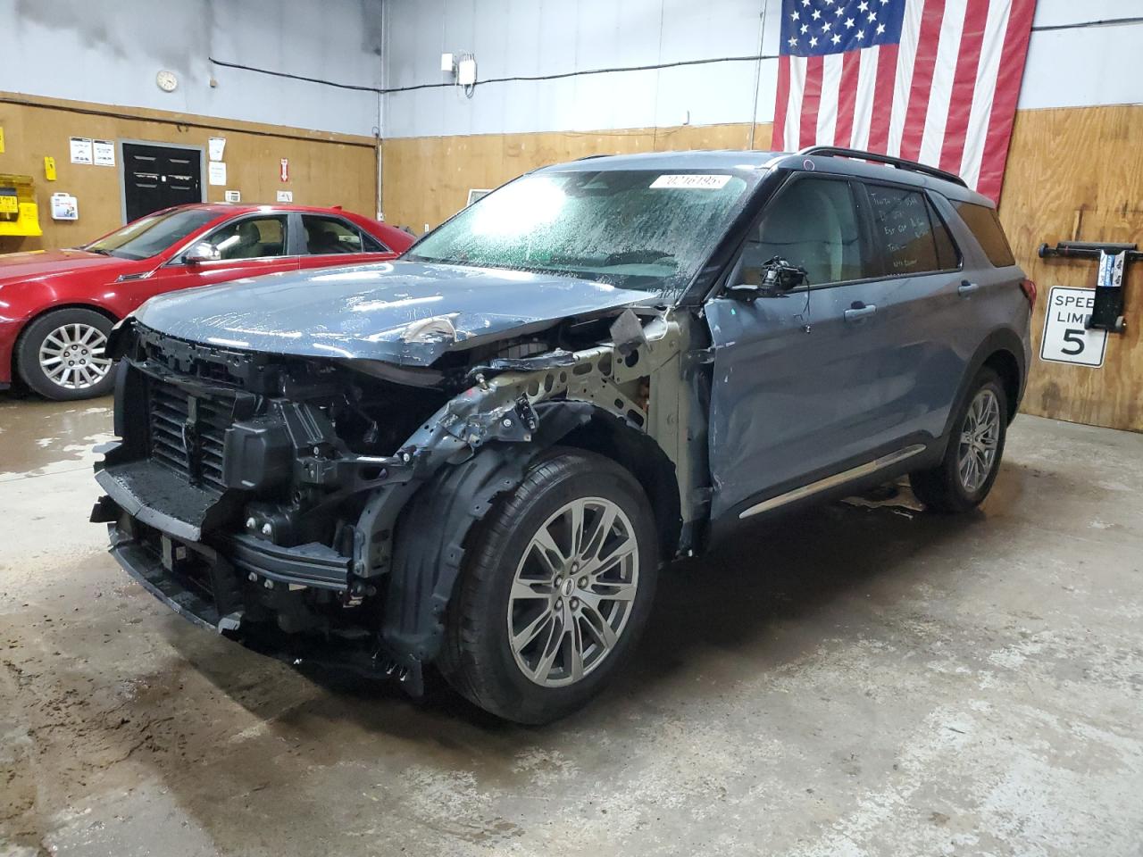 2025 Ford Explorer a ACTIVE