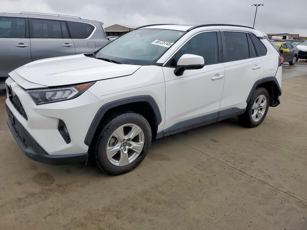 2021 Toyota Rav4 xle XLE
