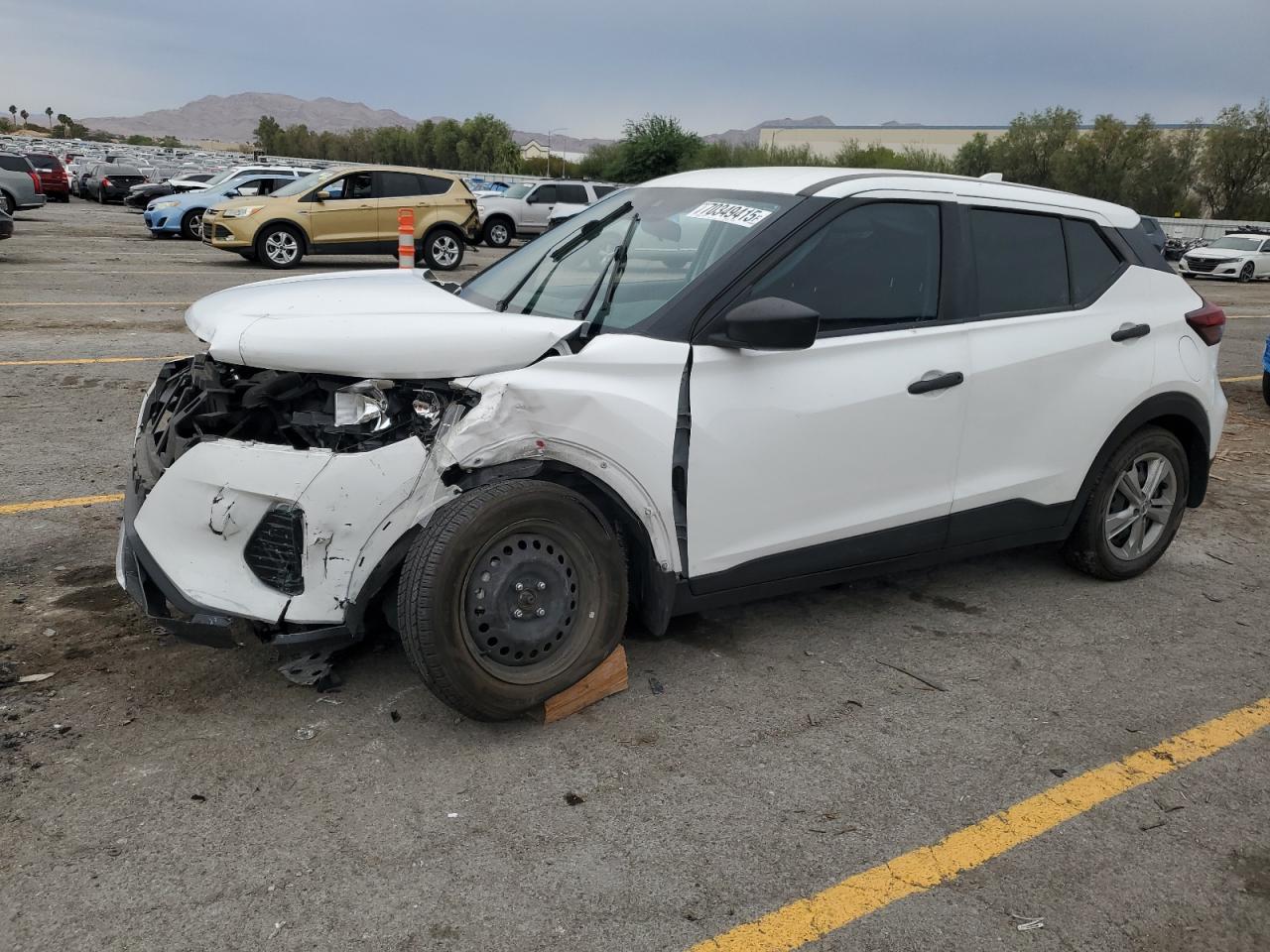 2021 Nissan Kicks s S