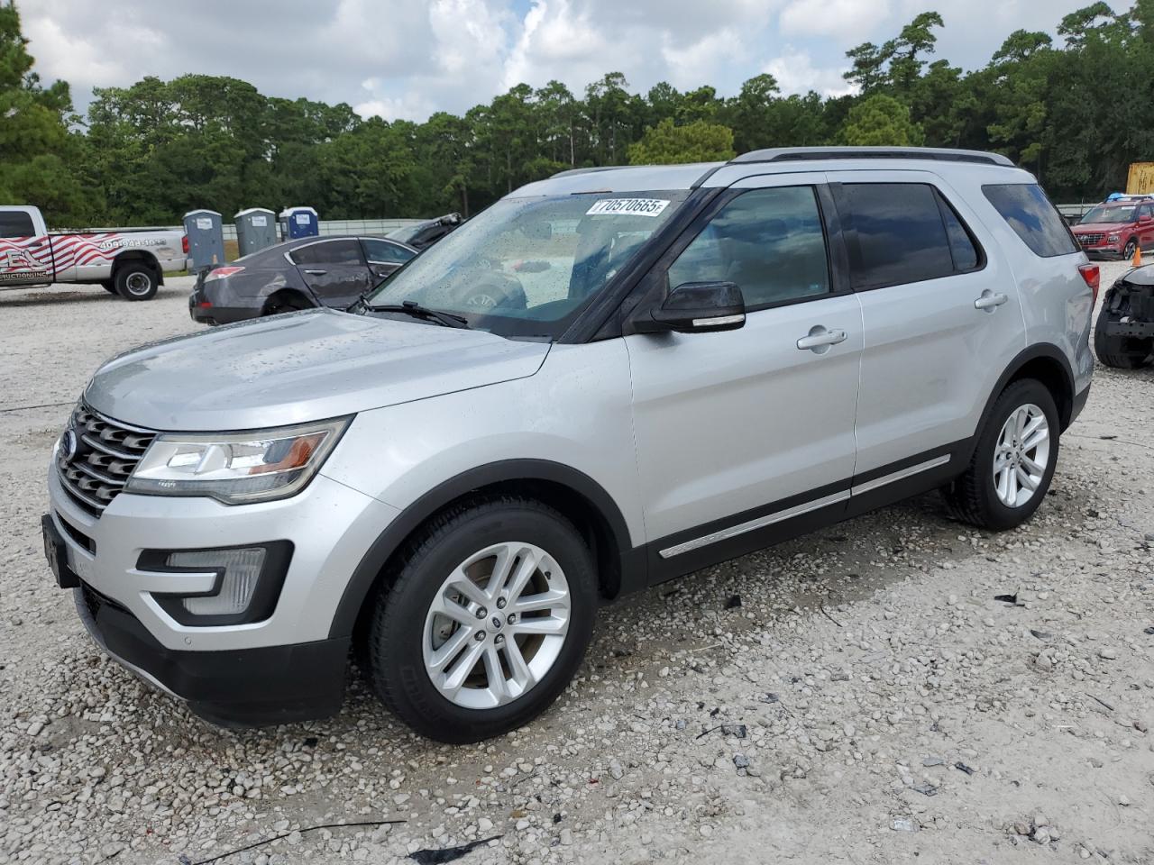2017 Ford Explorer x XLT