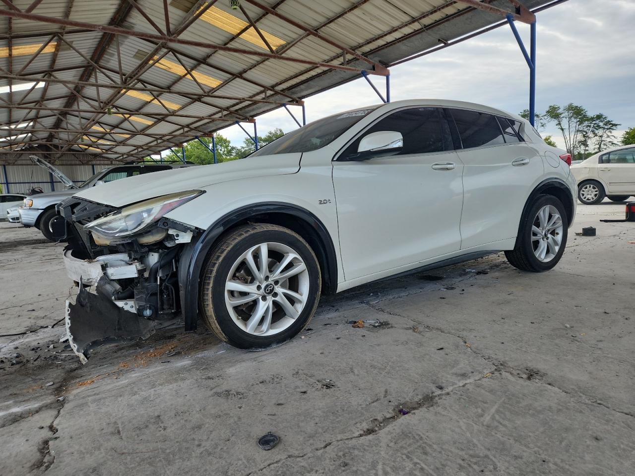 2017 Infiniti Qx30 base BASE