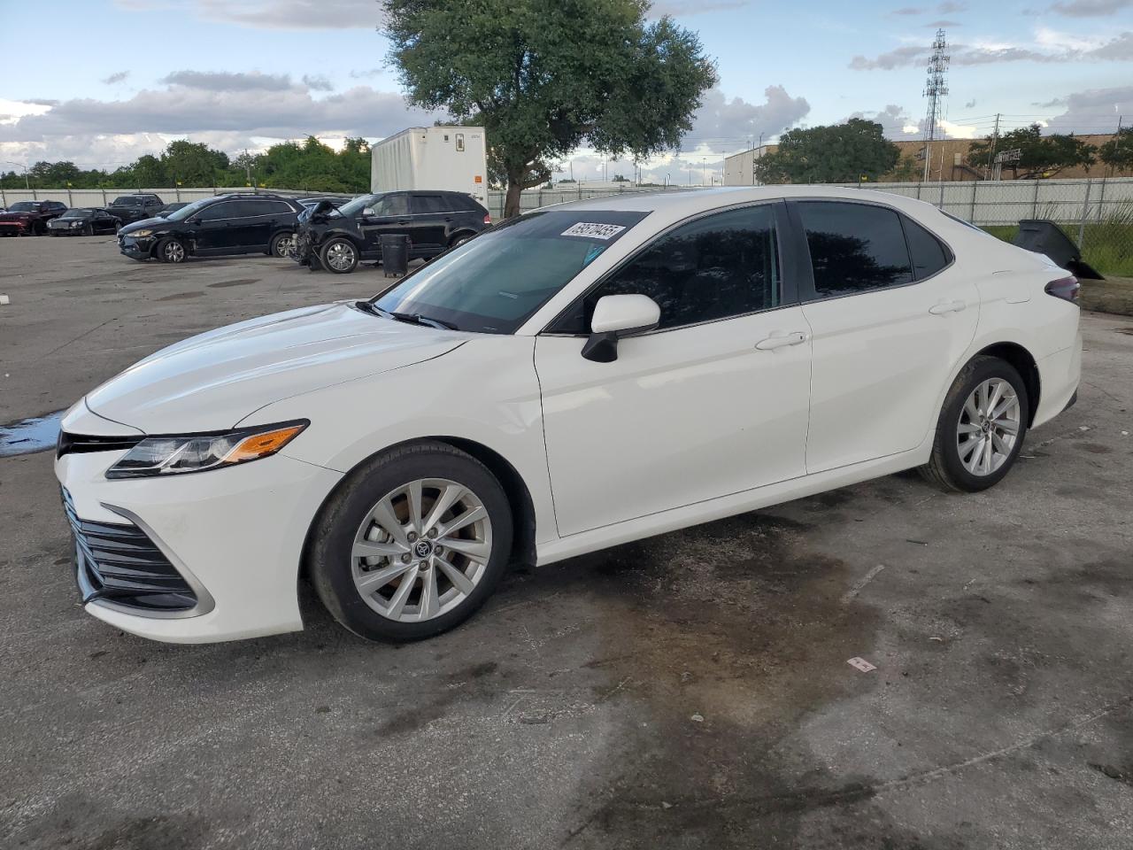 2024 Toyota Camry le LE