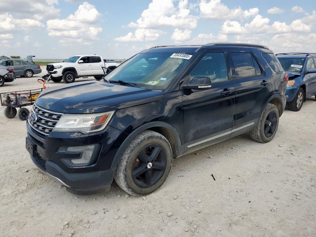 2016 Ford Explorer x XLT