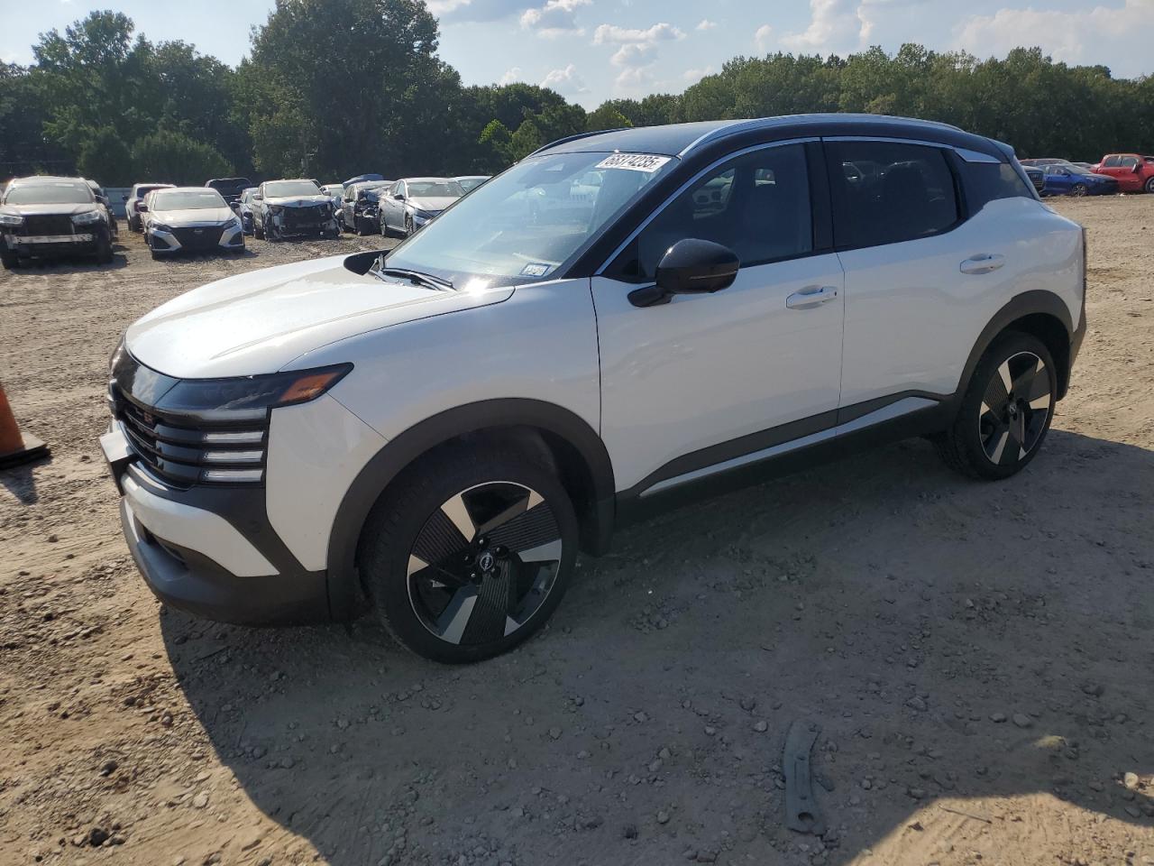2025 Nissan Kicks sr SR