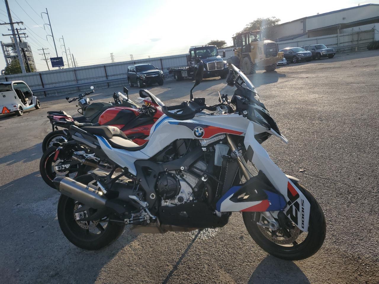 2025 BMW S 1000