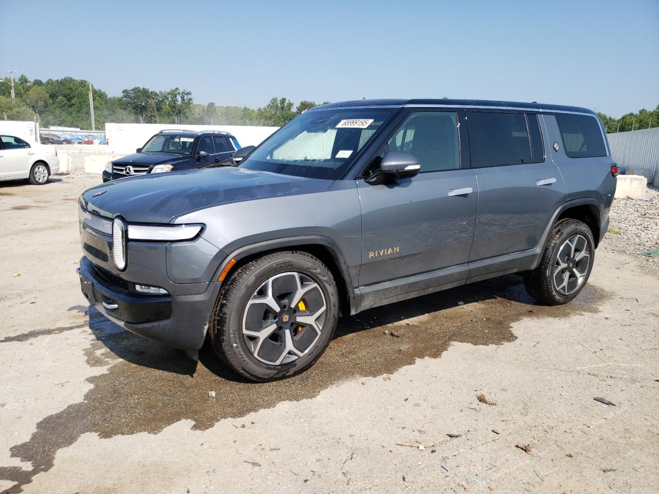 2023 Rivian R1s advent ADVENTURE