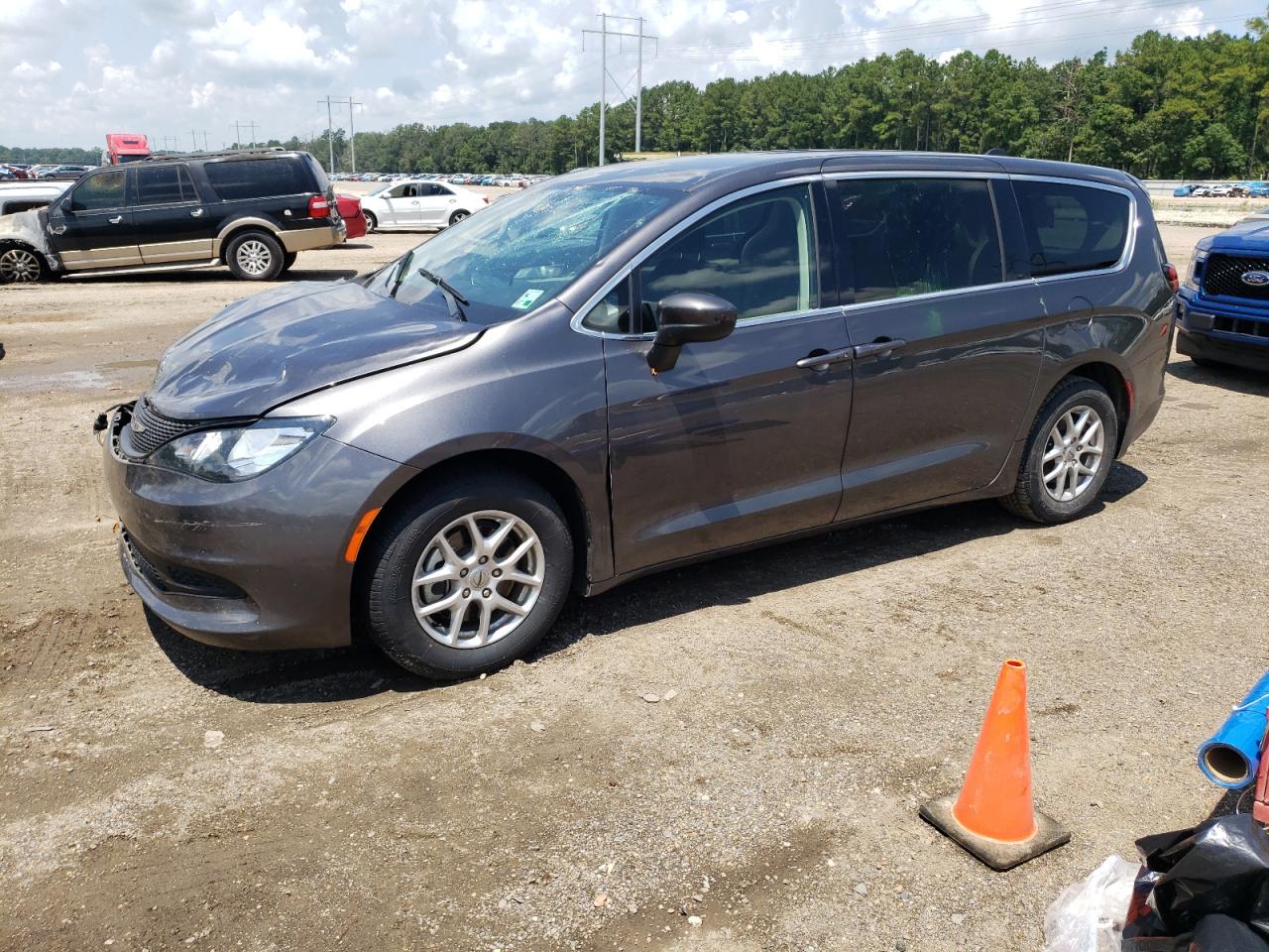 2022 Chrysler Voyager