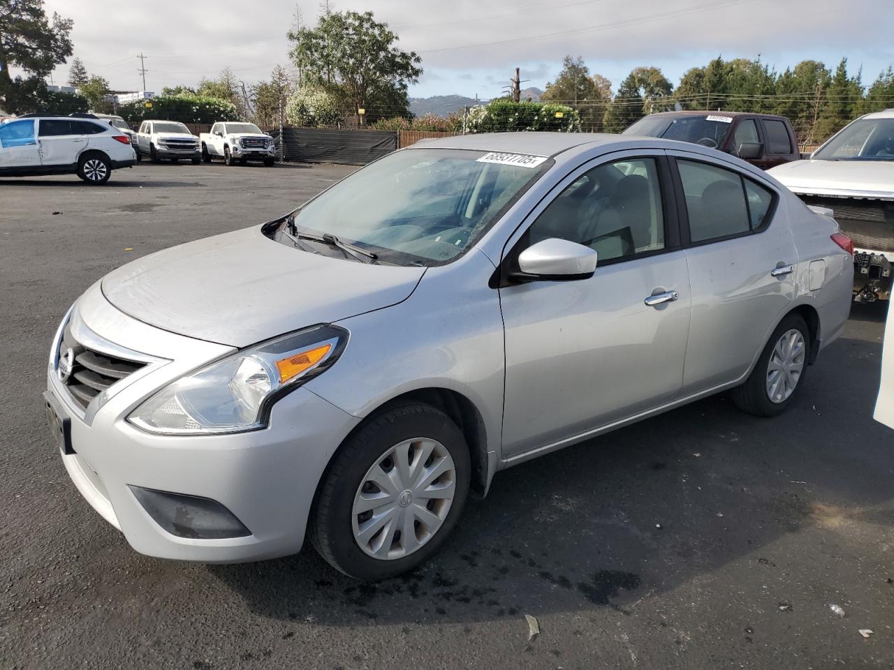 2015 Nissan Versa s S