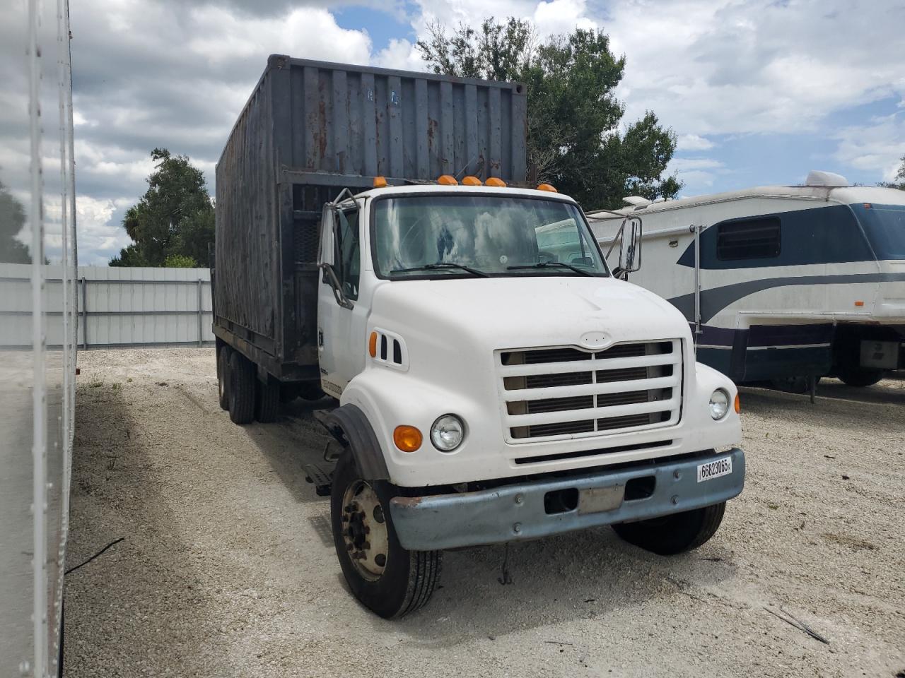 2000 Sterling Lt7500 7500