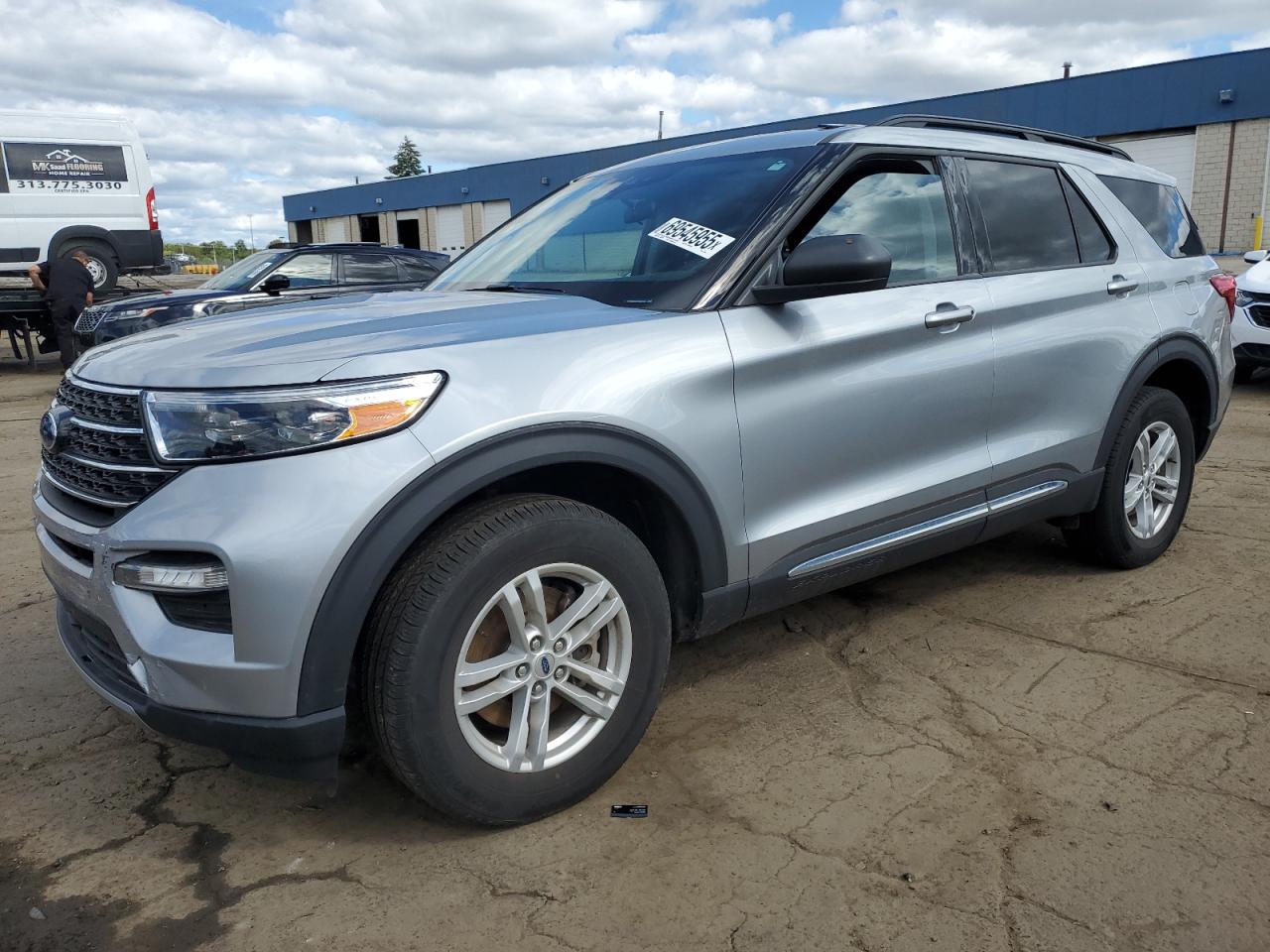 2023 Ford Explorer x XLT