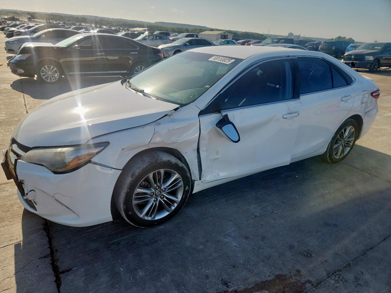 2017 Toyota Camry se LE