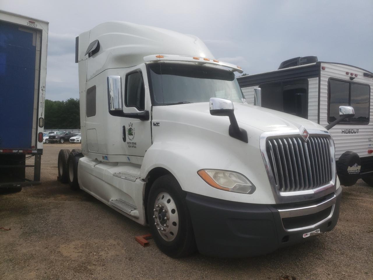 2019 International Lt625