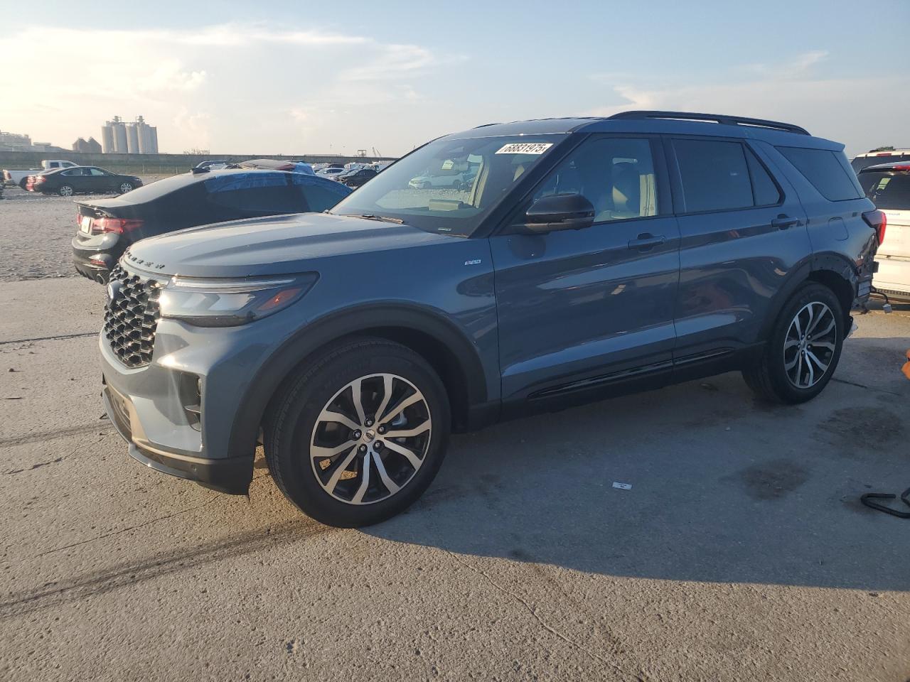 2025 Ford Explorer s ST-LINE