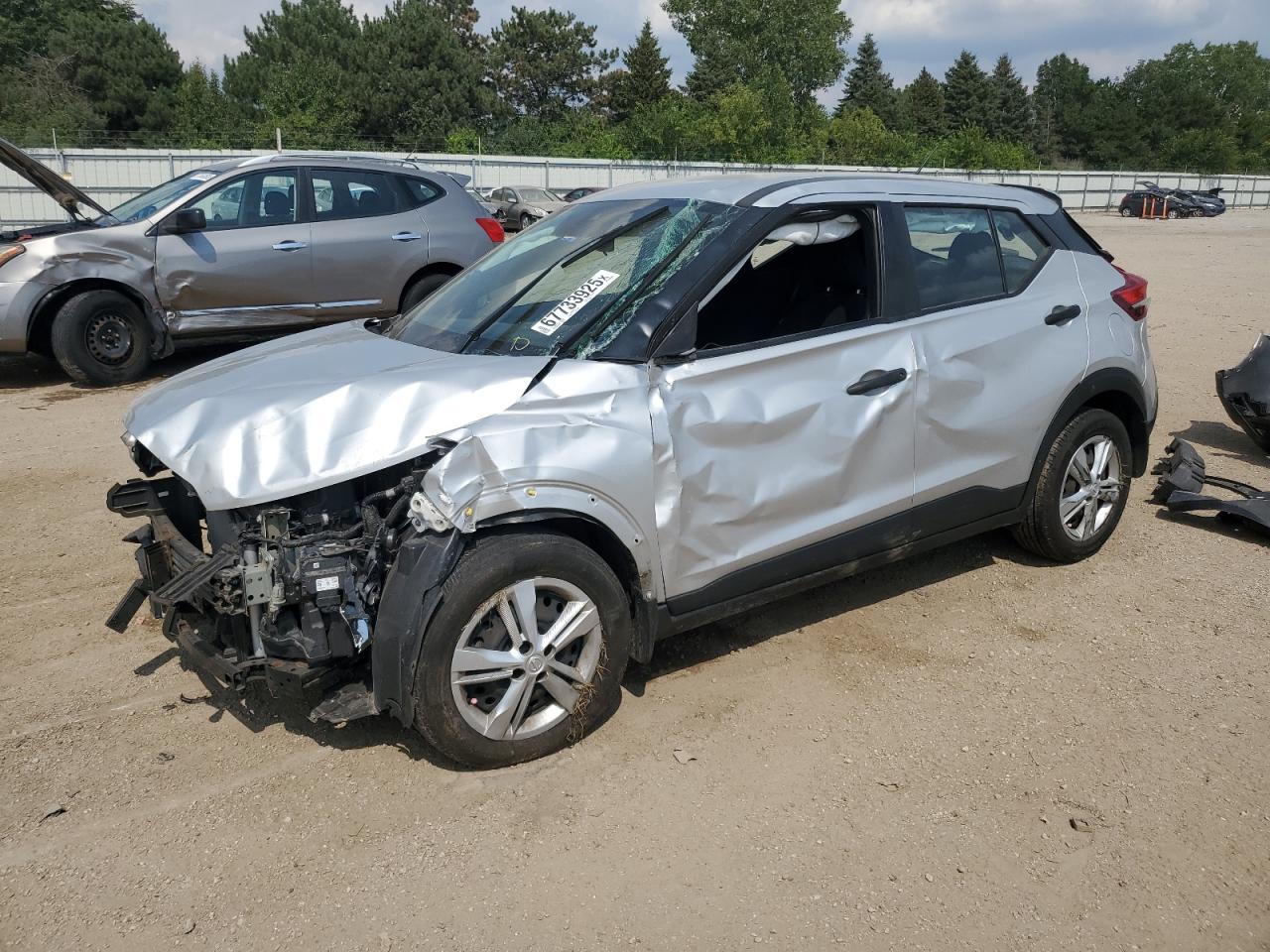 2020 Nissan Kicks s S