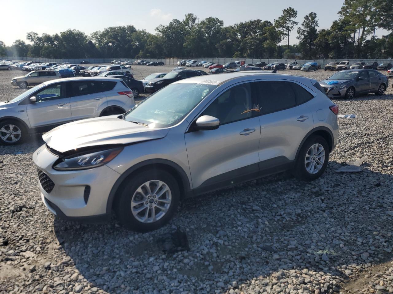 2020 Ford Escape se SE
