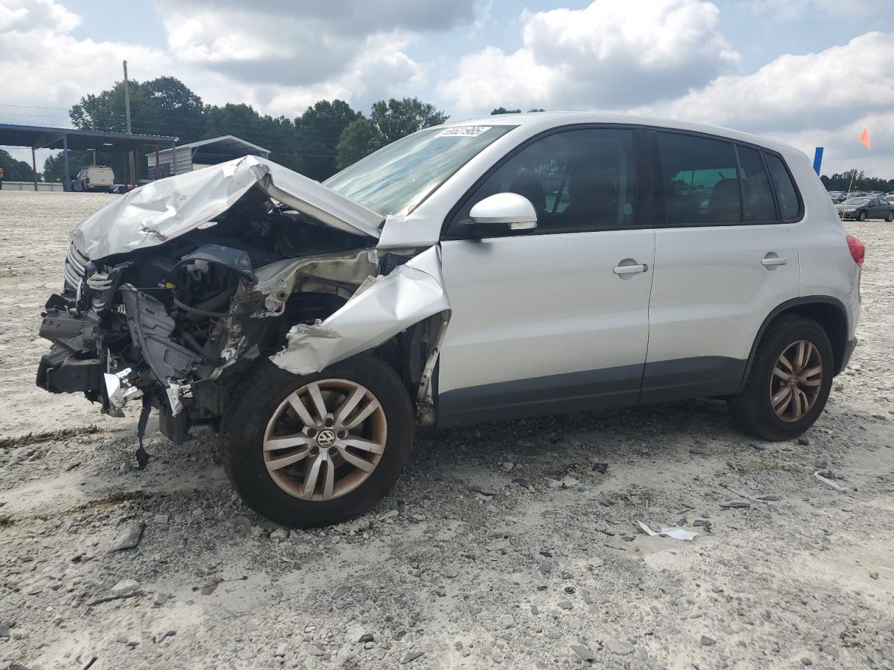 2013 Volkswagen Tiguan s S