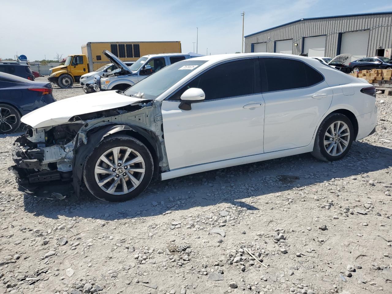 2022 Toyota Camry le LE