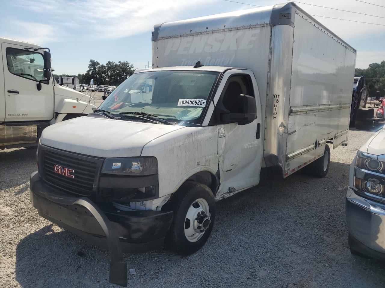 2022 Gmc Savana Cutaway G3500