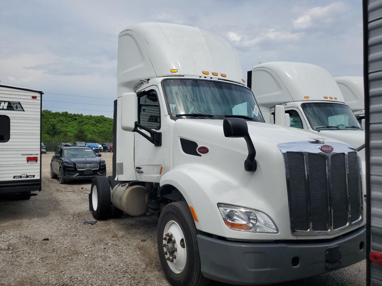 2016 Peterbilt tractor 579