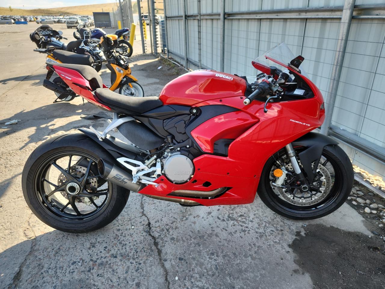 2025 Ducati Panigale v V2