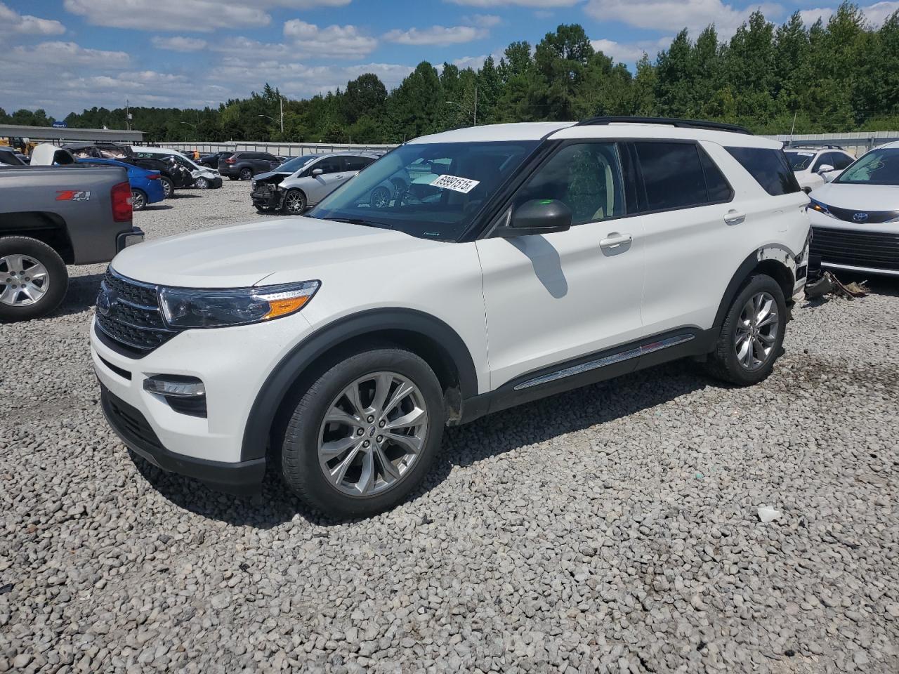 2023 Ford Explorer x XLT