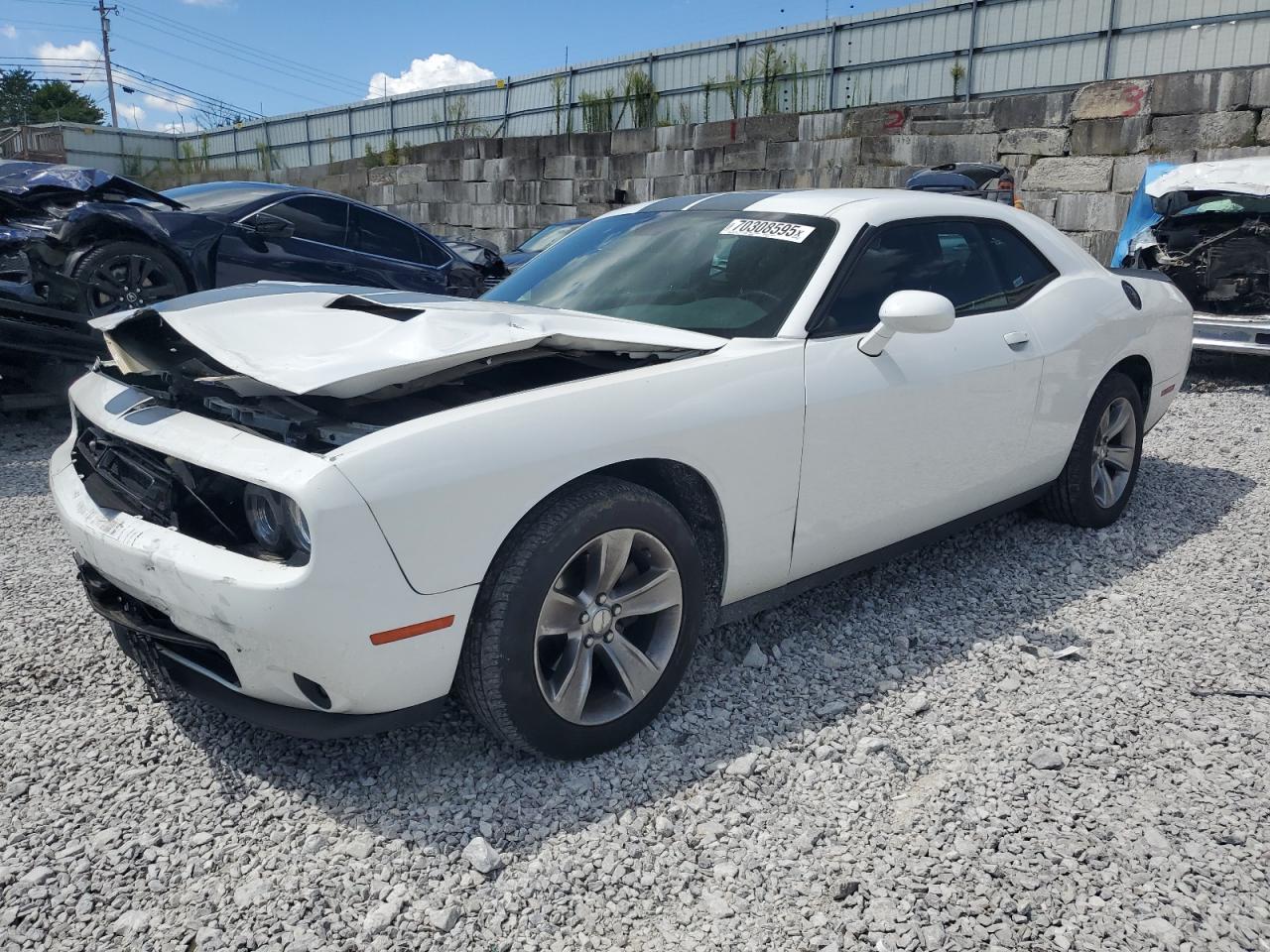 2016 Dodge Challenger sxt SXT