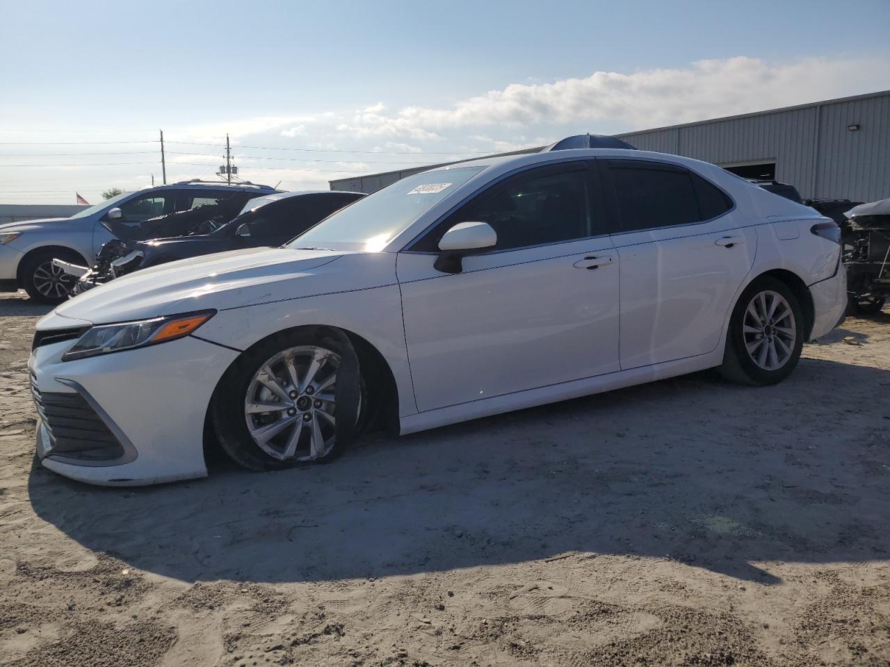 2023 Toyota Camry le
